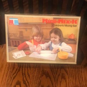 Vintage Tupperware mini mix it